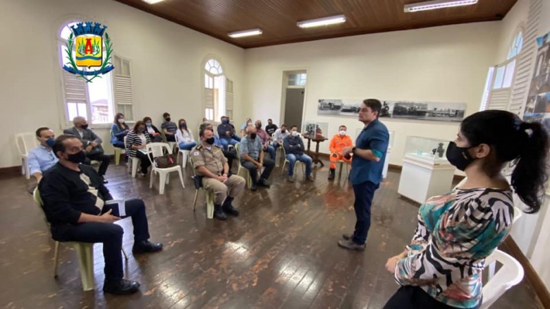 Prefeitura de Araguari promove encontro para discutir assuntos relacionados à Covid-19
