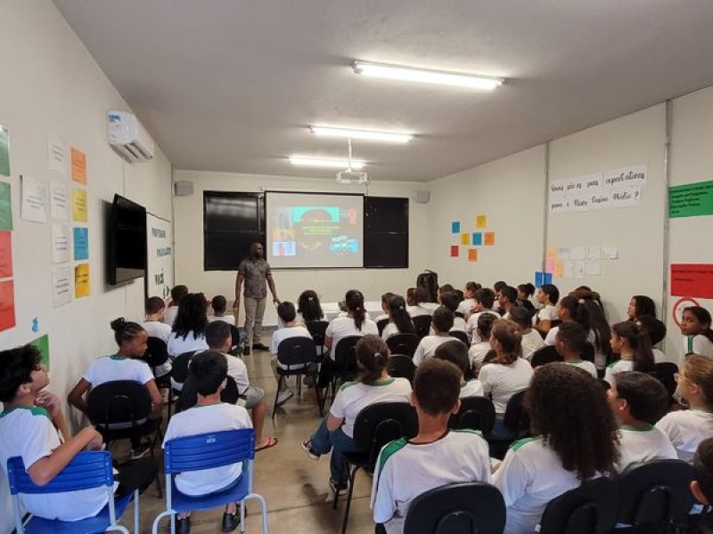 Formação nas relações étnico-raciais é promovida com estudantes do Ensino Fundamental em Araguari