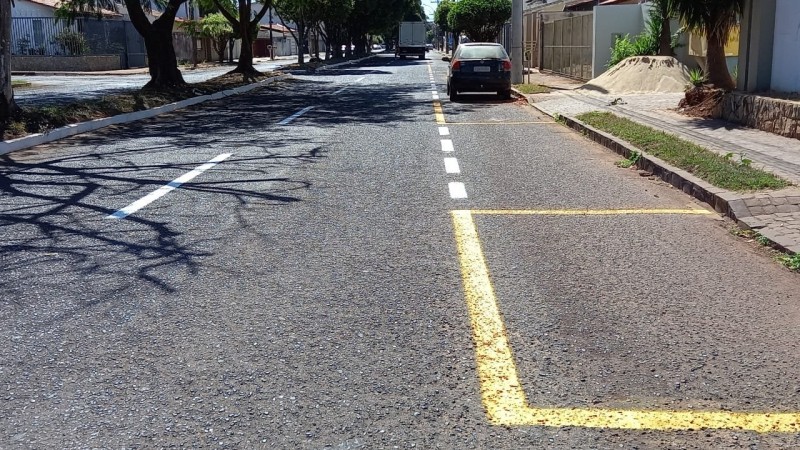Avenida Batalhão Mauá recebe sinalização de solo