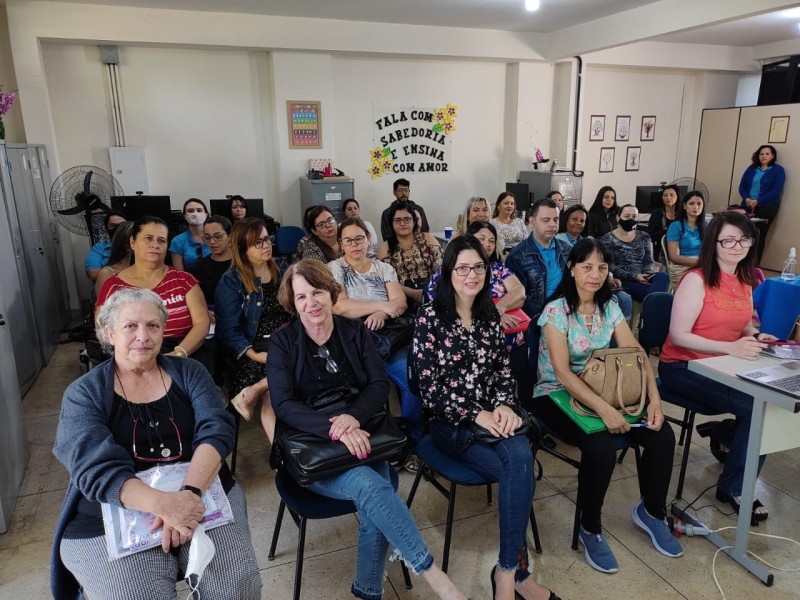 Curso para profissionais do AEE