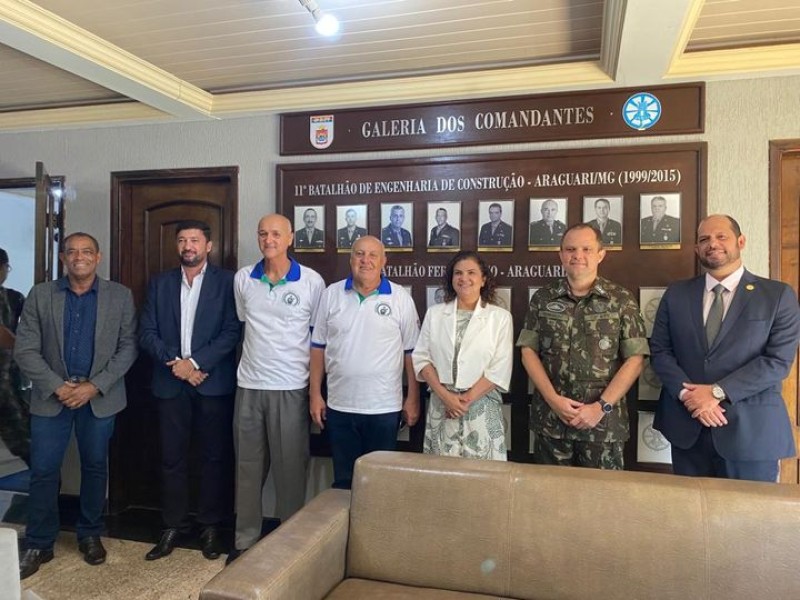 Vice-prefeita Maria Cecília participa de solenidade no 2º Batalhão Ferroviário
