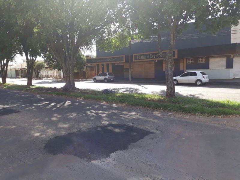 Prefeitura segue com operação tapa-buracos pelas ruas da cidade