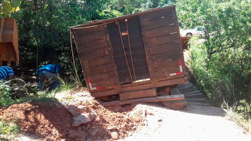 Prefeitura recupera ponte de acesso para Ararapira e Patrona