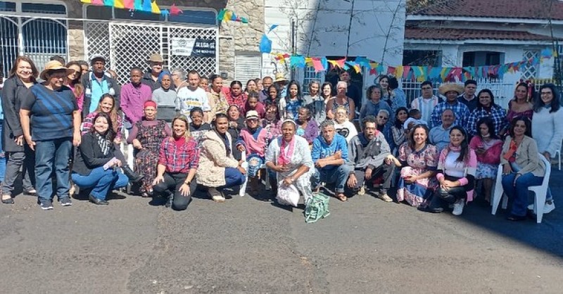 Caps Adulto realiza festa junina 