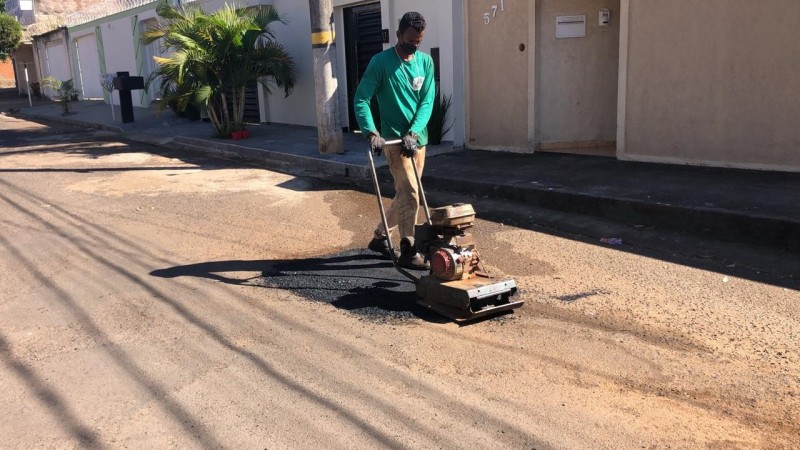Prefeitura de Araguari informa sobre os serviços da Operação Tapa-buracos
