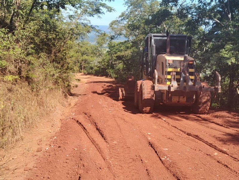 Secretaria de Obras atua em seis regiões diferentes nesta terça-feira
