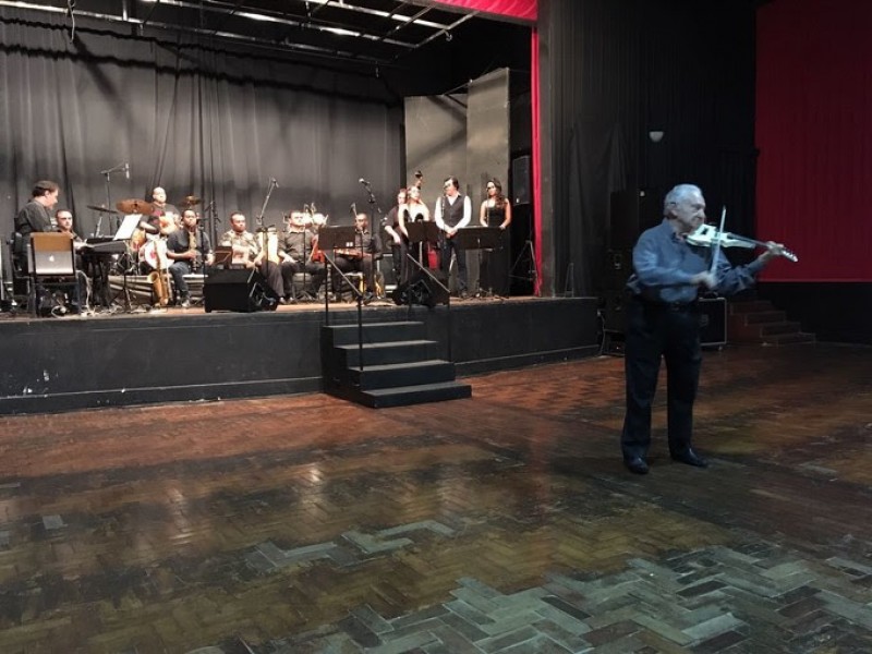 Apresentação musical emociona araguarinos