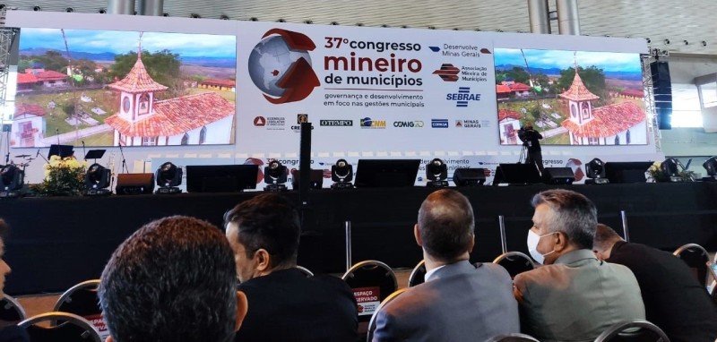 Prefeito de Araguari participa do 37° Congresso Mineiro de Municípios