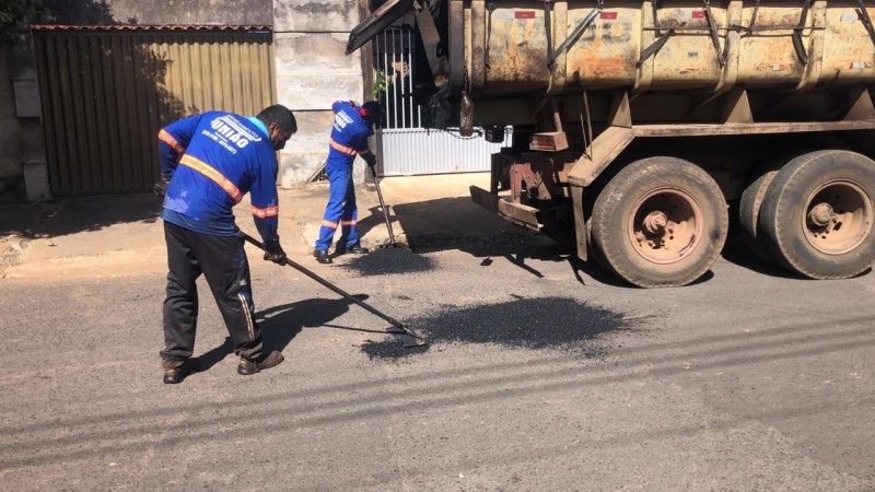 Prefeitura de Araguari informa sobre os serviços da Operação Tapa-buracos