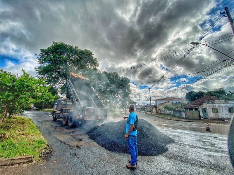 Recapeamento de vias melhora infraestrutura no Bairro Santa Terezinha