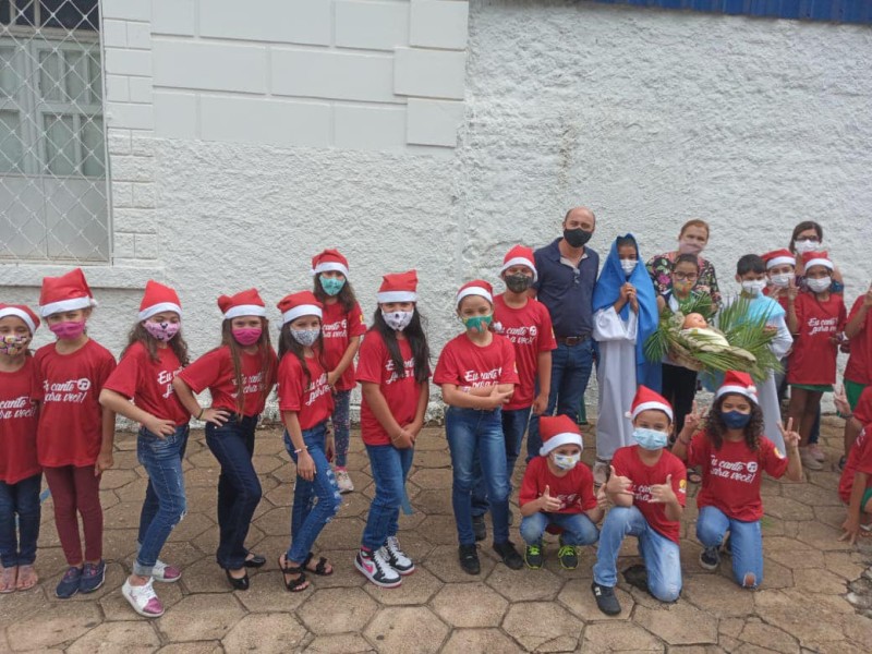 Alunos de Centros Educacionais Municipais realizam apresentação de Cantata de Natal