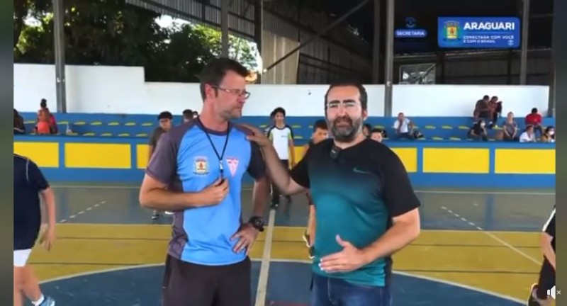 A prefeitura de Araguari oferece para a população aulas de basquete