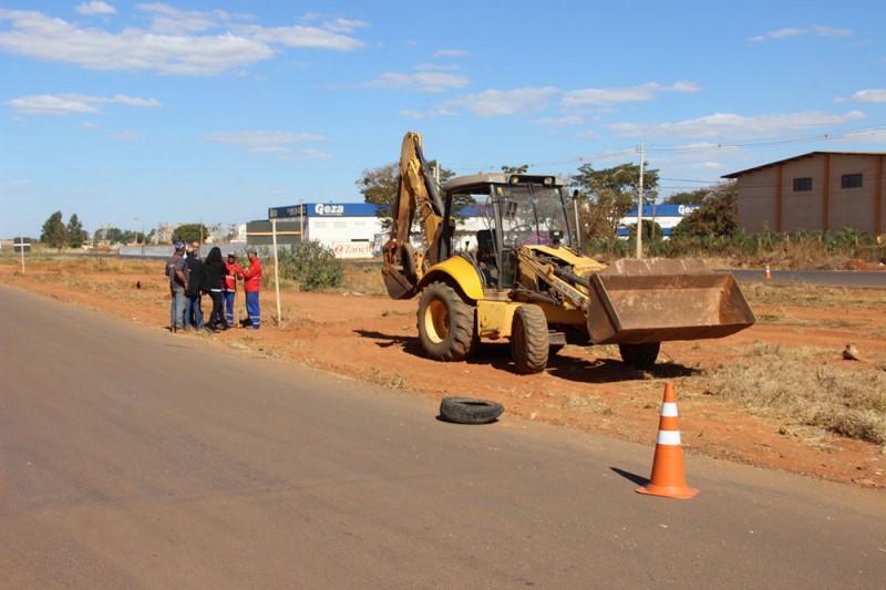 DER retoma obras em trecho da LMG-748 em Araguari