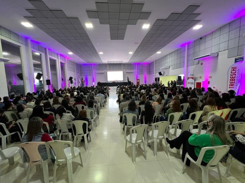 Profissionais da Rede Municipal de Ensino participam do I Seminário de Combate ao Abuso e a Exploração Sexual Infantil
