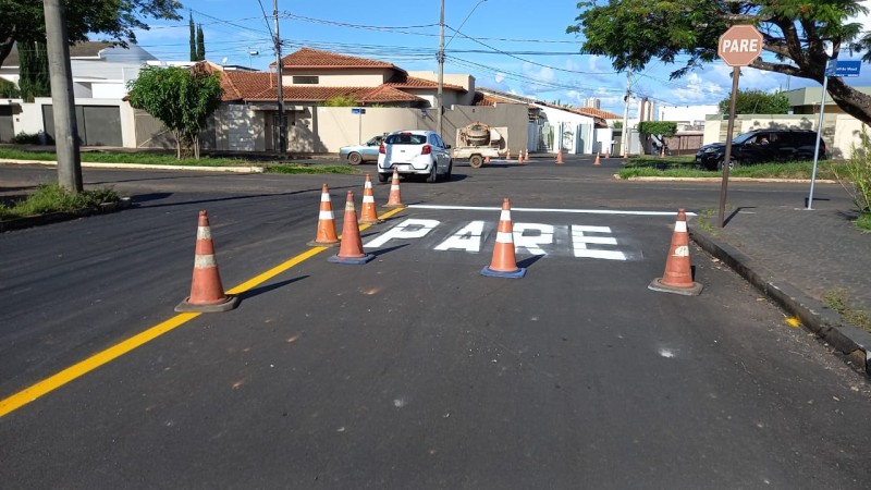Settrans realiza manutenção diária da sinalização nas ruas e avenidas de Araguari
