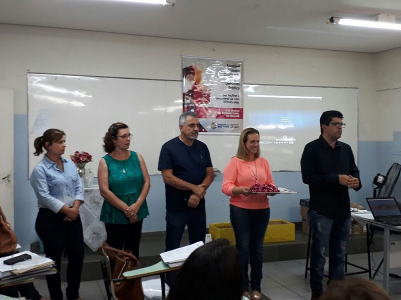 Secretaria de Educação realiza encontro com especialistas