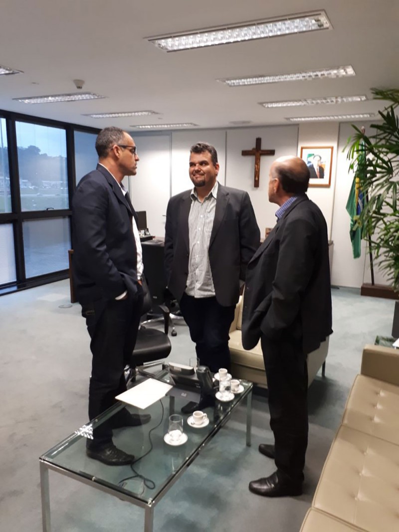 Prefeito esteve em busca de recursos para Araguari na Capital Mineira