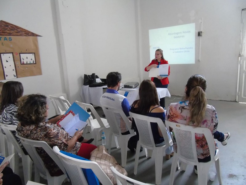 Secretária de Trabalho e Ação Social recebe representante da CAIXA