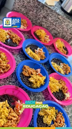 Prefeitura de Araguari investe na nutrição de mais de 9 mil alunos da Rede Municipal, com refeições balanceadas, supervisionadas por nutricionistas e preparadas com alimentos frescos de produtores locais. Educação com qualidade e compromisso com o futuro 