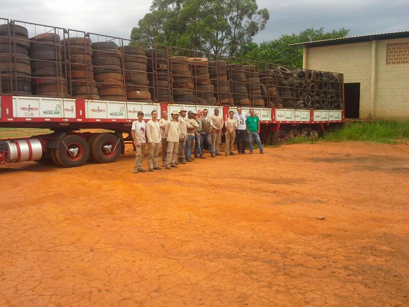 Secretaria de Meio Ambiente dá destino reciclável a descarte de pneus