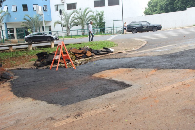 Operação tapa-buracos é iniciada no município de Araguari 