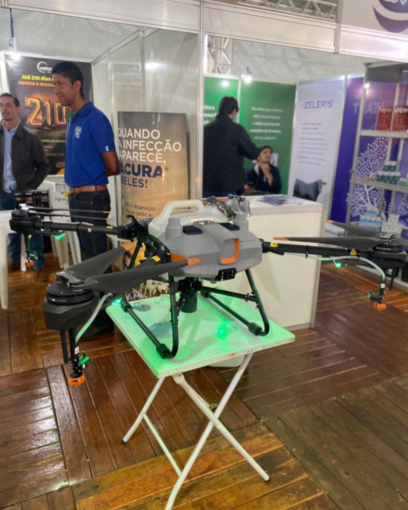 Equipe da prefeitura de Araguari participa da feira Cooprata Triângulo Leite