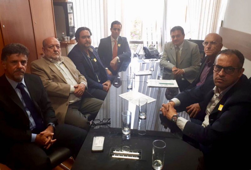 Prefeito Marcos Coelho busca apoio para construção de uma alça de retorno na BR050