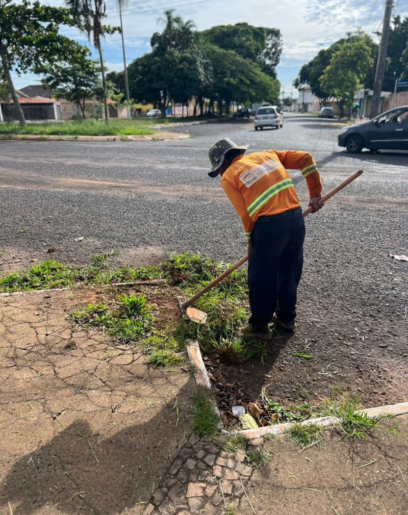 Prefeitura de Araguari intensifica o serviço de manutenção dos espaços públicos
