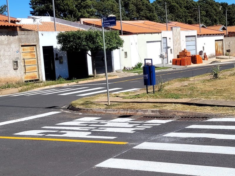 Settrans segue cronograma beneficiando vários bairros com reforço na sinalização