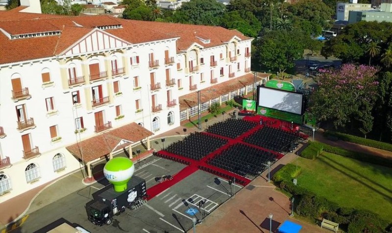 Cine Família na Praça volta a Araguari trazendo experiência de cinema a céu aberto