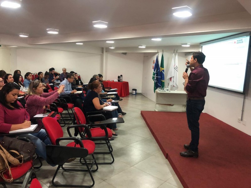 Servidores do SINE de Araguari realizam curso de qualificação e capacitação profissional