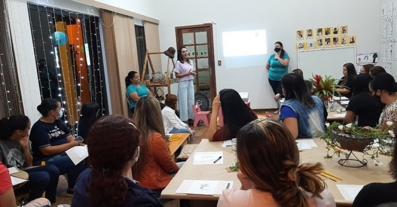 Professores de pré-escolar da rede municipal participam de formação