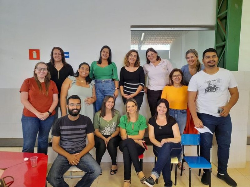 Equipe da Saúde de Indianópolis visita o CAPS Infantojuvenil de Araguari
