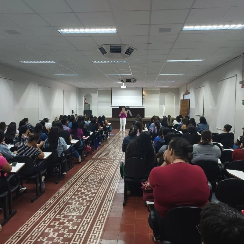 Formação continuada para cuidadores escolares