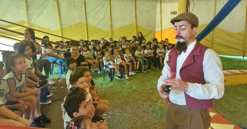 VISITA AO CIRCU Zu 