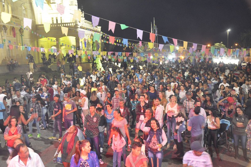1º Arraiá Araguari do Bem foi sucesso total em Araguari