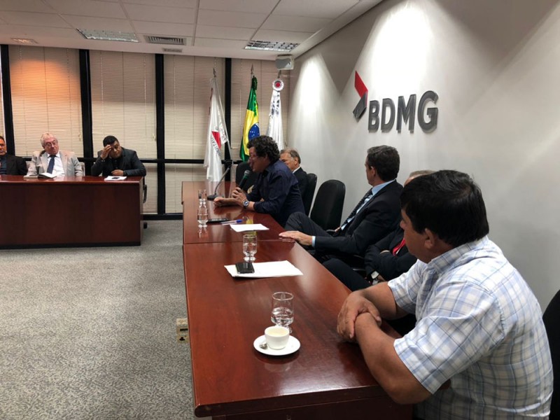 Prefeito participa de reunião em Belo Horizonte