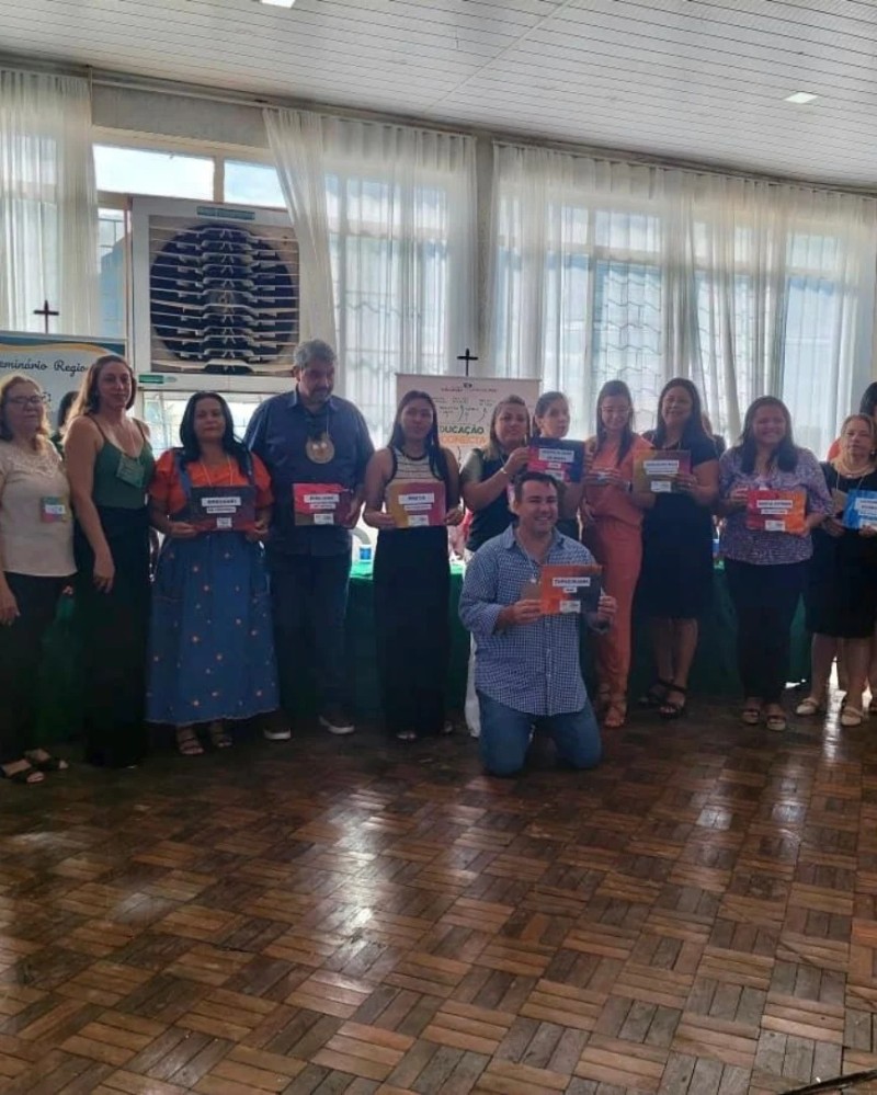 Araguari participa de Seminário Regional de Educação