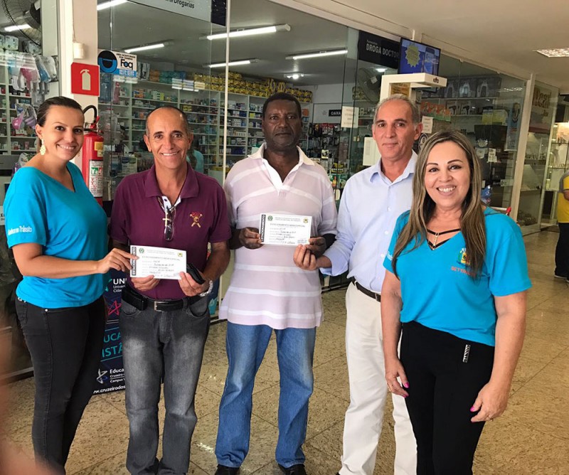 Prefeitura realiza campanha que incentiva o respeito a vagas de estacionamento exclusivas a deficientes e idosos