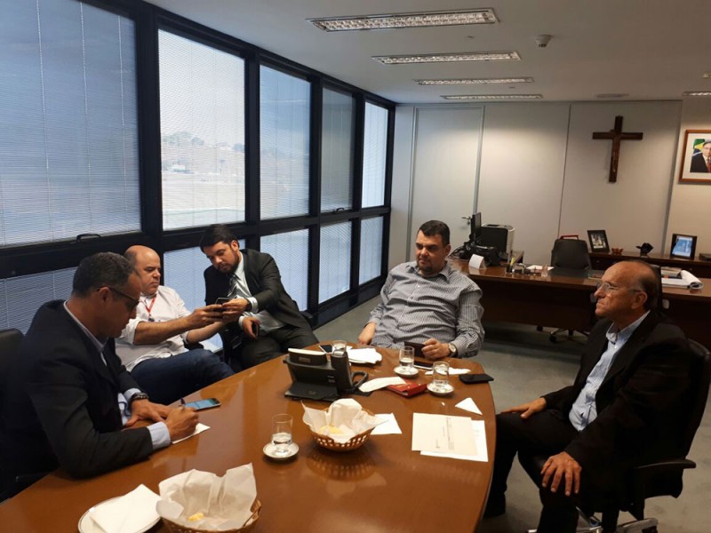 Prefeito Municipal busca recursos para Araguari e convida Governador para evento da CJ Selecta
