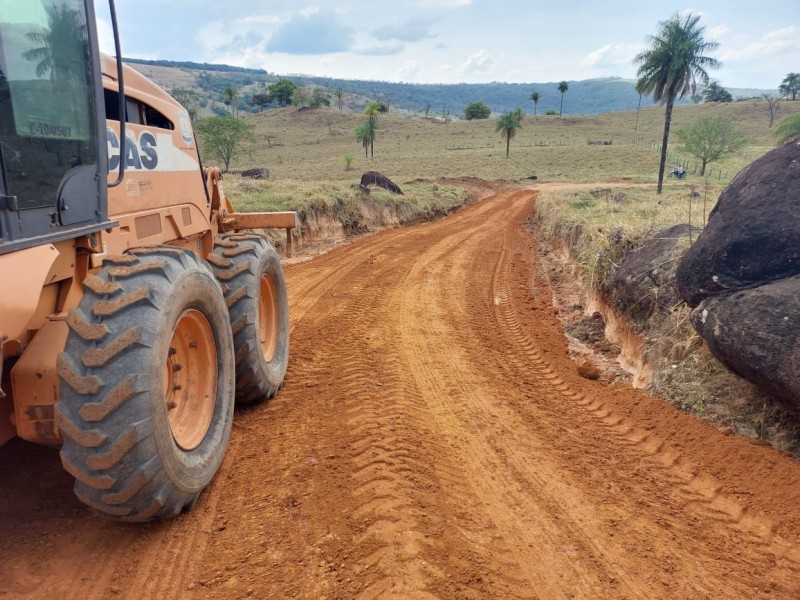 Zona rural segue recebendo serviços de manutenção das vias vicinais