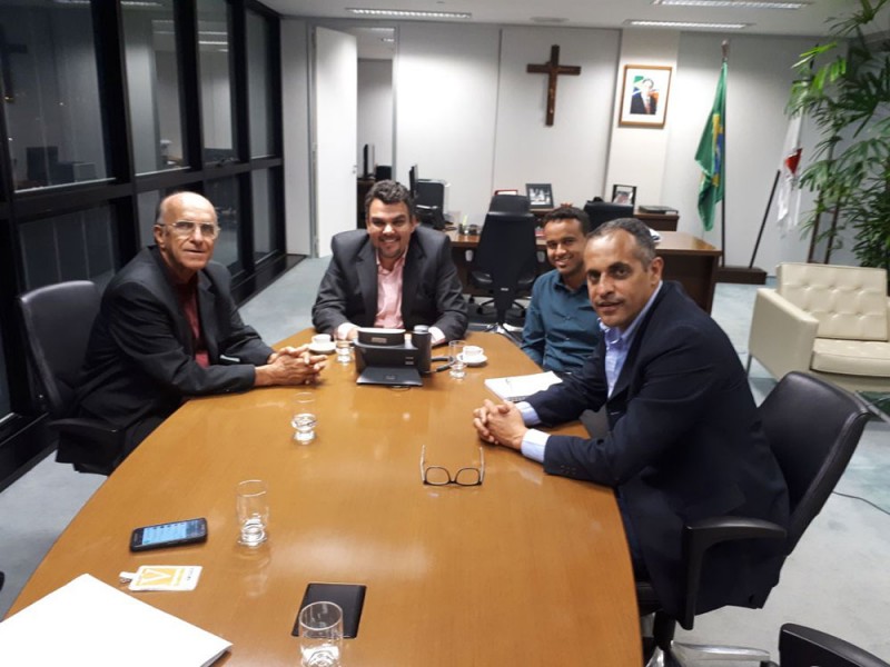 Prefeito esteve em busca de recursos para Araguari na Capital Mineira