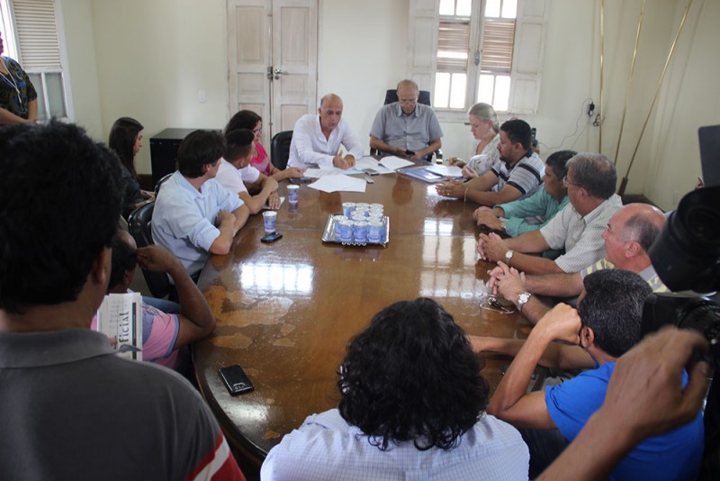 PREFEITO E SUPERINTENDENTE DA SAE RECEBEM IMPRENSA 