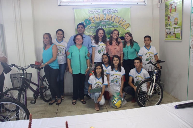 Secretaria de Educação realiza entrega de prêmios para os ganhadores do concurso da Revista Ecológica “Ecoturminha em Guardiões da Árvore”