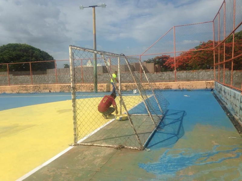 Secretaria de Esportes e Juventude restaura quadra do Bairro Gutierrez