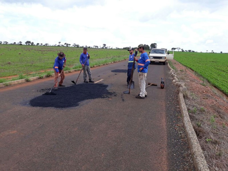 Prefeitura de Araguari continua com Operação tapa-buracos 