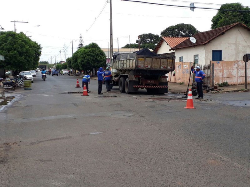 Continuam as obras e os serviços no município de Araguari   