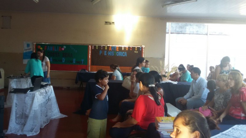 Pais de alunos participam de palestra sobre Drogas