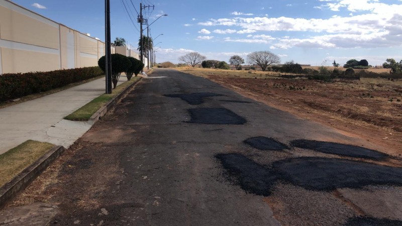 A Prefeitura de Araguari informa sobre a operação Tapa-Buracos realizada nesta quarta-feira (31)