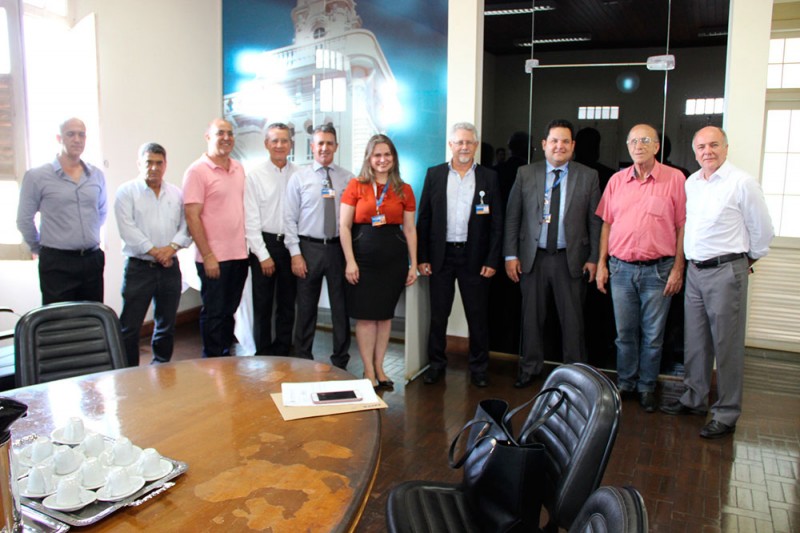 Superintendente Executivo Nacional da Caixa visita Araguari